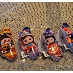 Labubu unique iHalloween Hair Claw clips
Get a pack of 4 clips random design.
